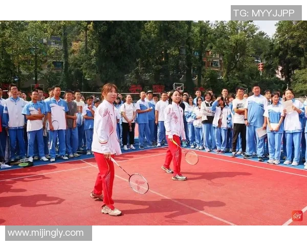 王芳独家分享网球心得与技巧助你提升球技的秘诀与经验总结